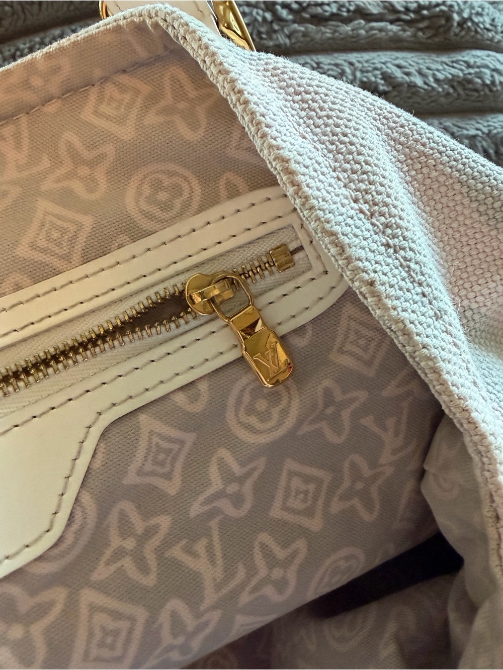 AUTHENTIC Louis Vuitton Cabas Tahitienne Monogram PM Tote - Picture 11 of 16